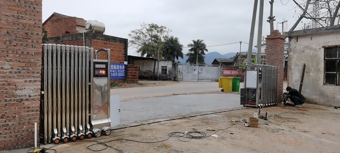 不锈钢伸缩门 不锈钢伸缩门